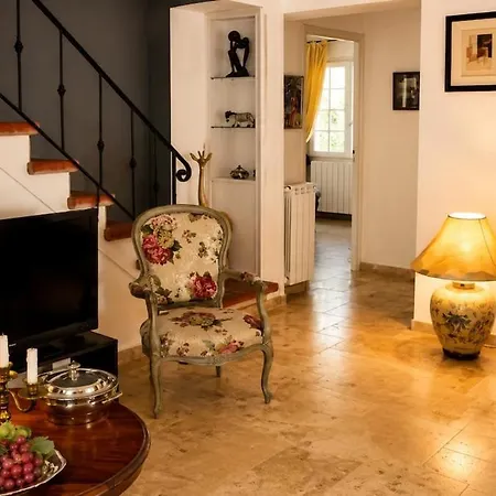 Villa Mistral In Santa-lucia